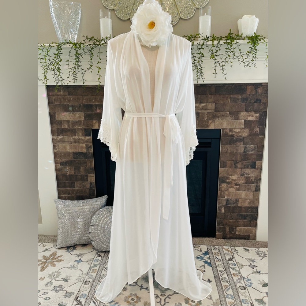 Jonquil Diane by Samandi Long White Sheer Robe Lace Pearl Beaded Sleeves Size L